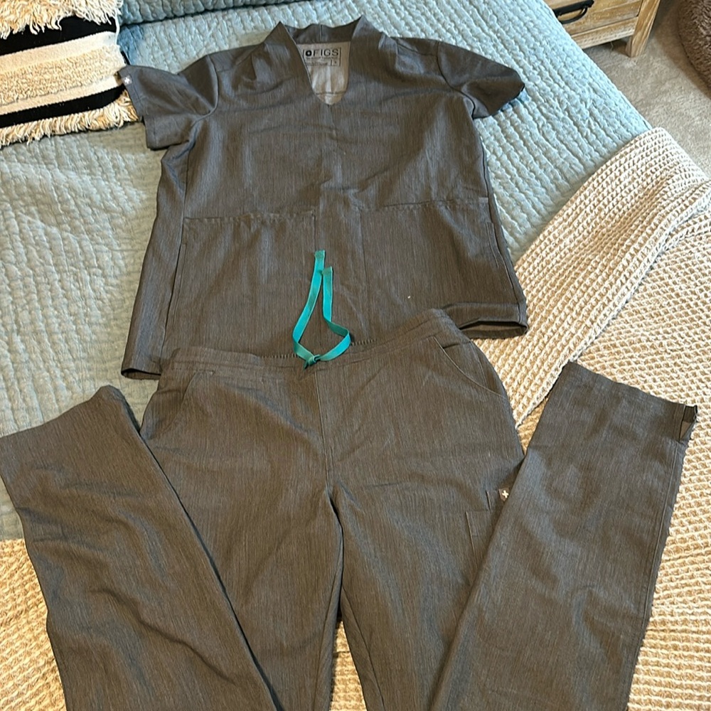 FIGS SCRUBS